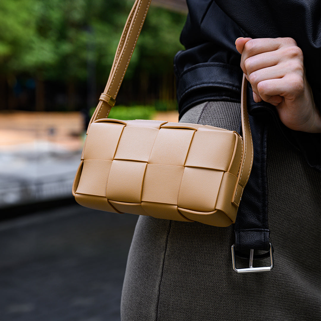 MODÉRA MODA | Vivienne Crossbody Bag