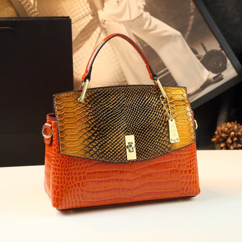 MODÉRA MODA | Bolso de Hombro Versátil con un Toque Especial