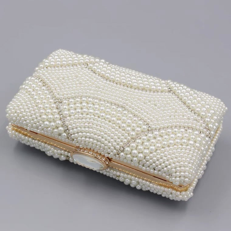 MODÉRA MODA | Violet Pearl Clutch Bag