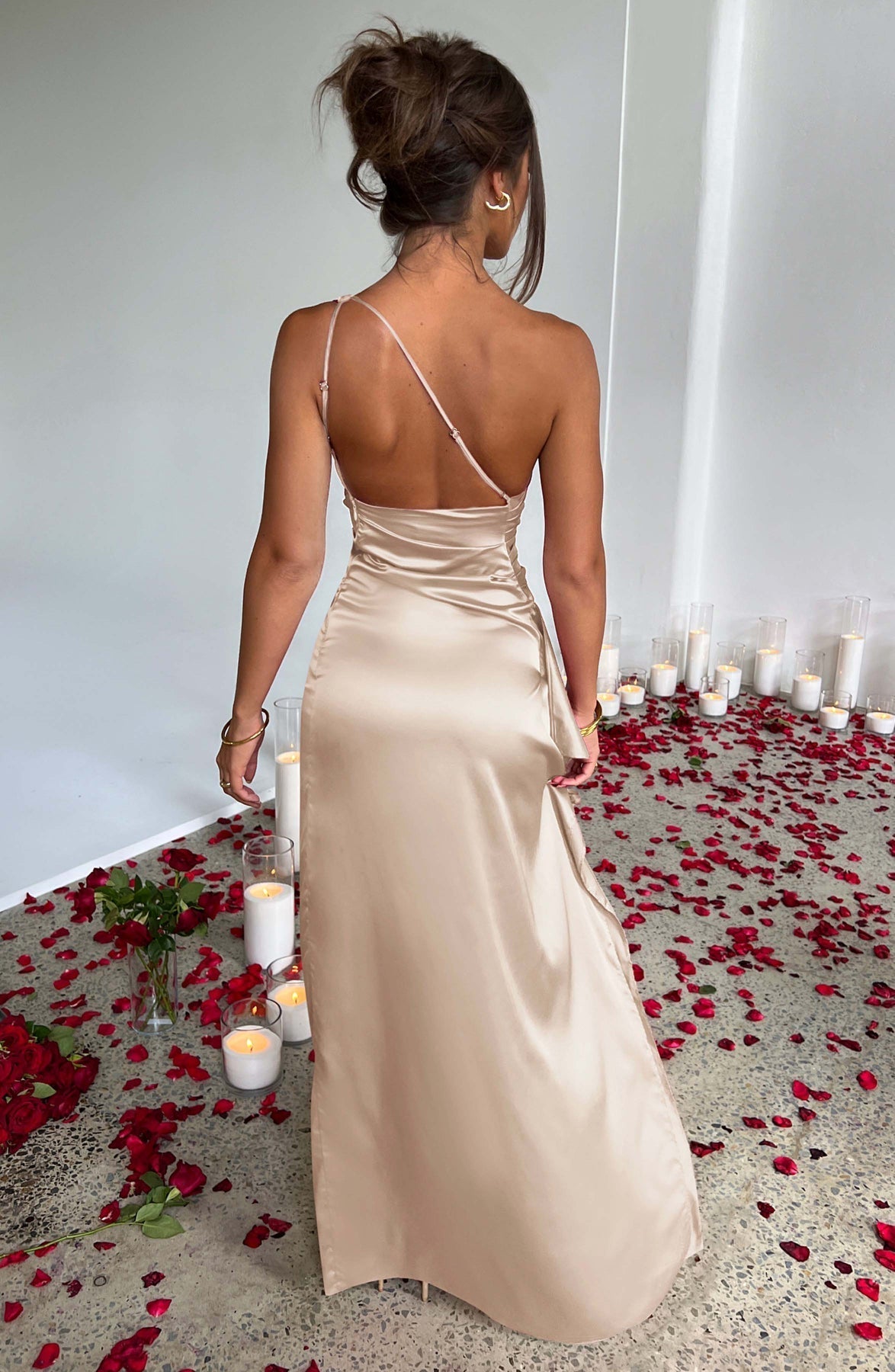 Génesis | Vestido Largo de Satén Elegante