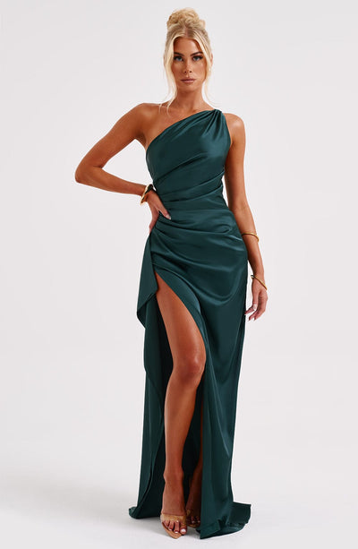 Génesis | Vestido Largo de Satén Elegante
