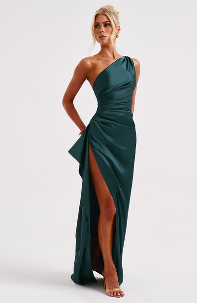 Génesis | Vestido Largo de Satén Elegante