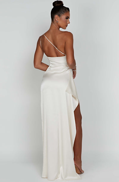 Génesis | Vestido Largo de Satén Elegante