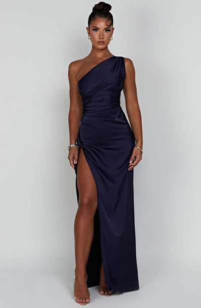Génesis | Vestido Largo de Satén Elegante