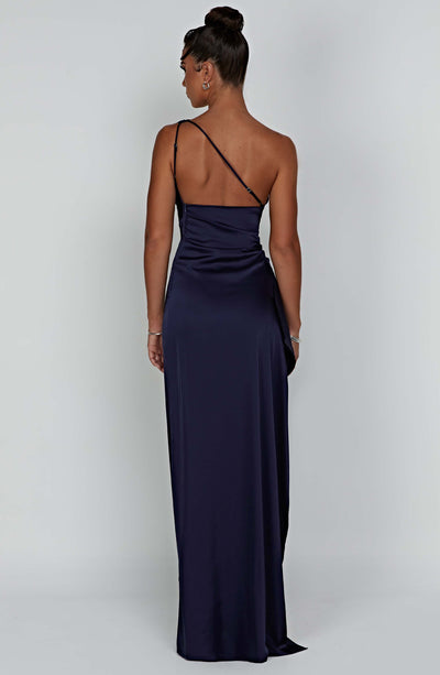 Génesis | Vestido Largo de Satén Elegante