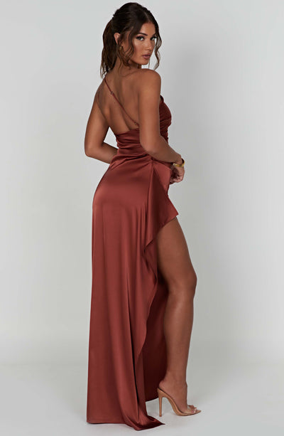 Génesis | Vestido Largo de Satén Elegante