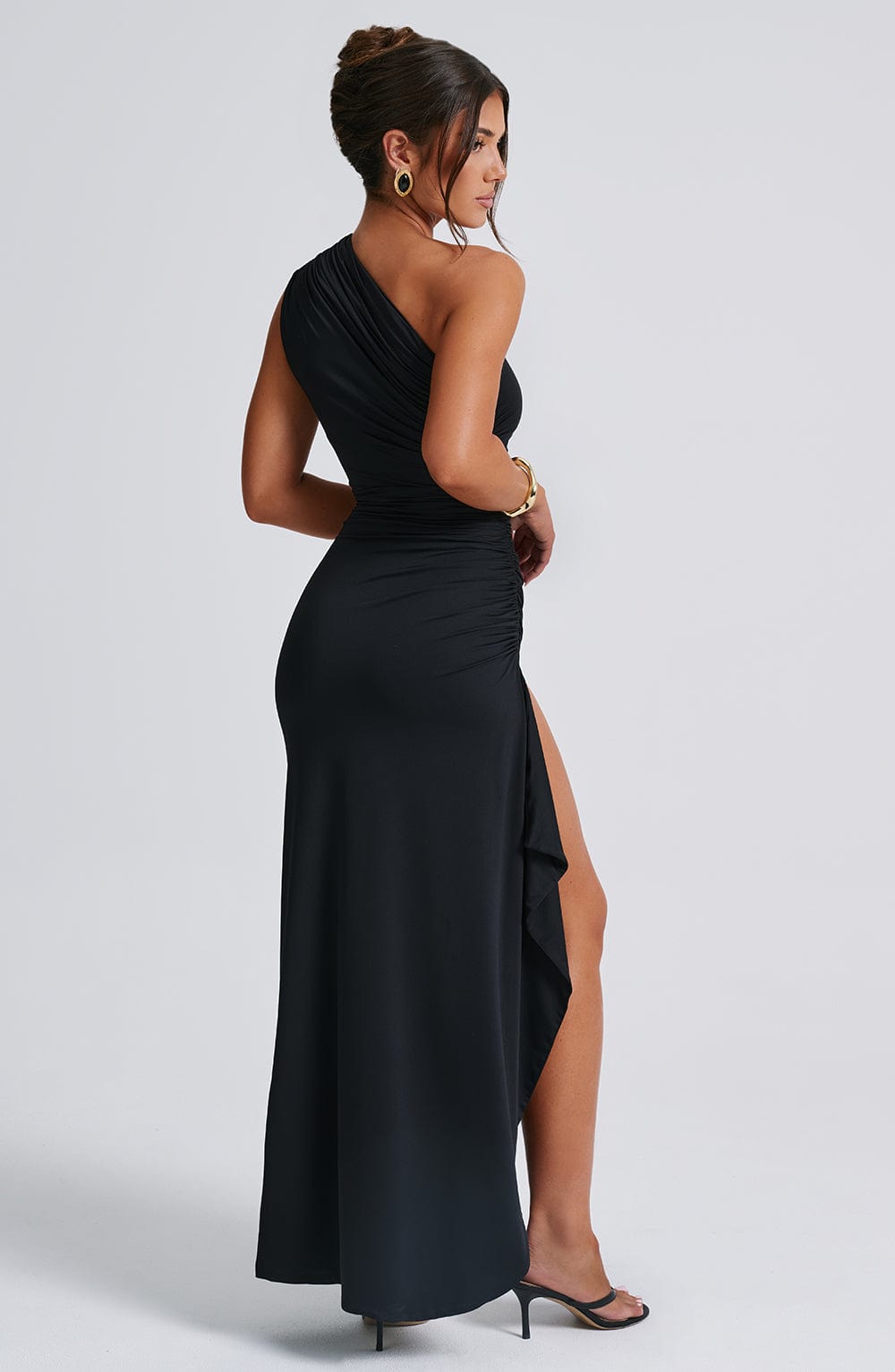 Génesis | Vestido Largo de Satén Elegante